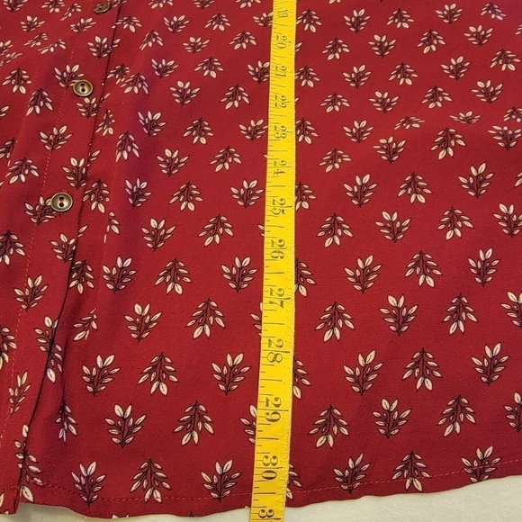 Signature studio 2X maroon w/ white floral long sleeve button down blous… - Picture 3 of 13